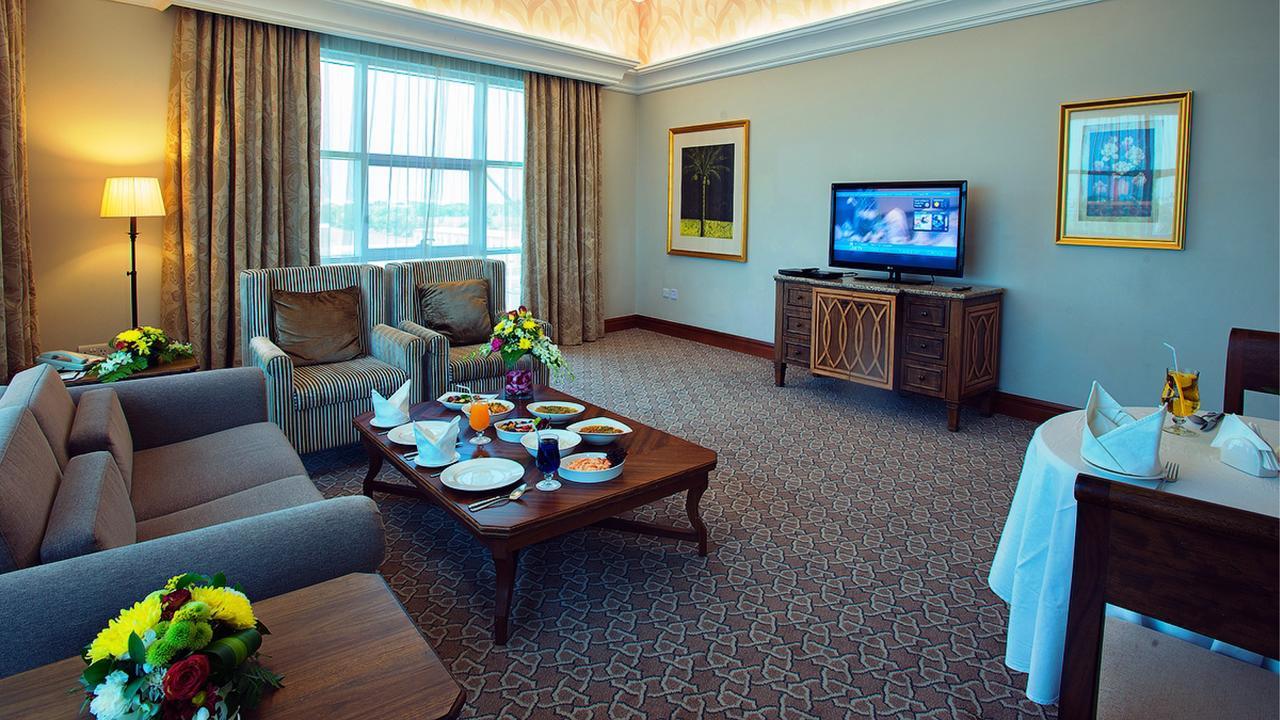 อายลา โฮเต็ล Hotel อัลอิน ภายนอก รูปภาพ